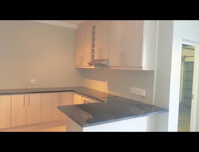 3 BEDROOM HOUSE TO LET IN PARKLANDS NORTH